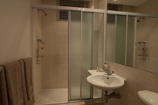 Second Bathroom, 506 Lighthouse Mall